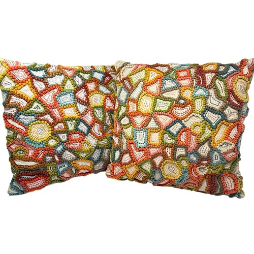 Hooked loop embroidered - hooked,
